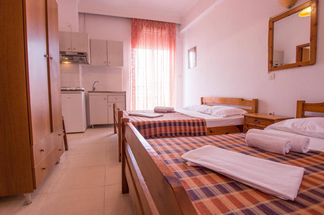 George Laz Rooms Nea Vrasna Exterior photo