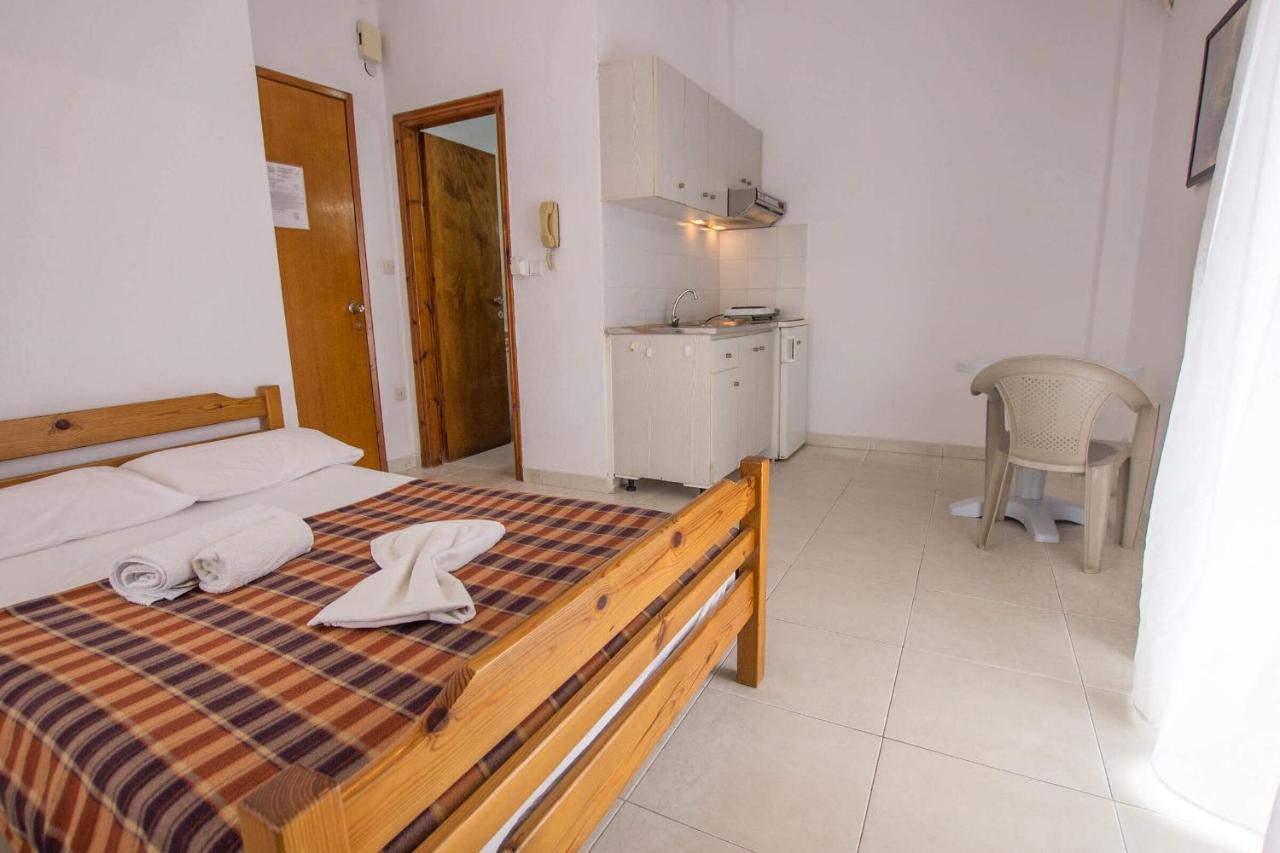 George Laz Rooms Nea Vrasna Exterior photo